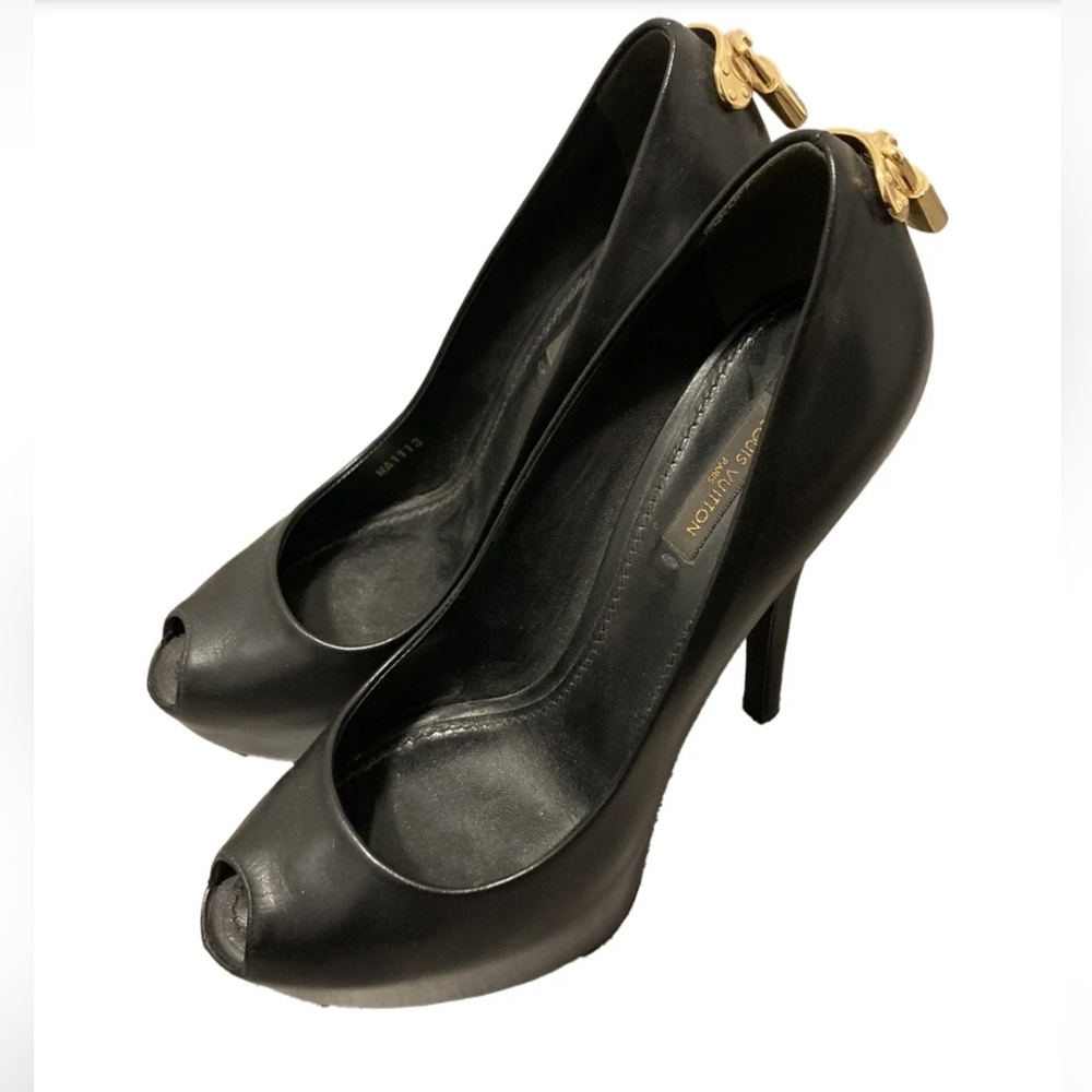 Louis Vuitton Heartbreaker Patent Leather Elegant Black Peep-Toe Heels size 38.5